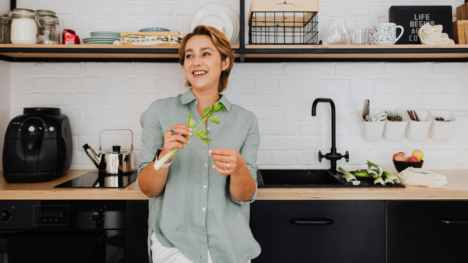 איזה צבע מטבח הולך היום