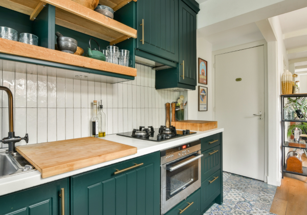 איזה צבע מטבח הולך היום? הטרנדים שכדאי שתכירו